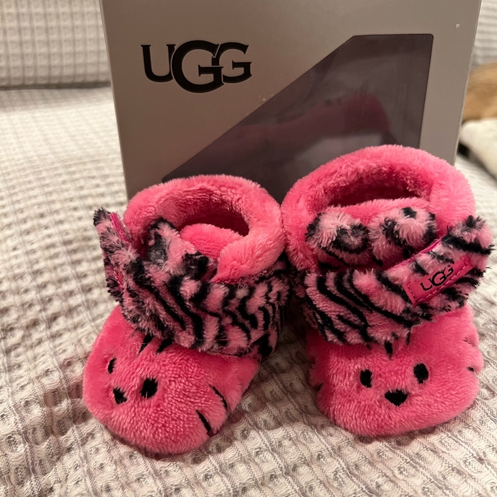 Baby Pink Ugg Slippers